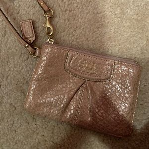 COACH SHINY WRISTLET